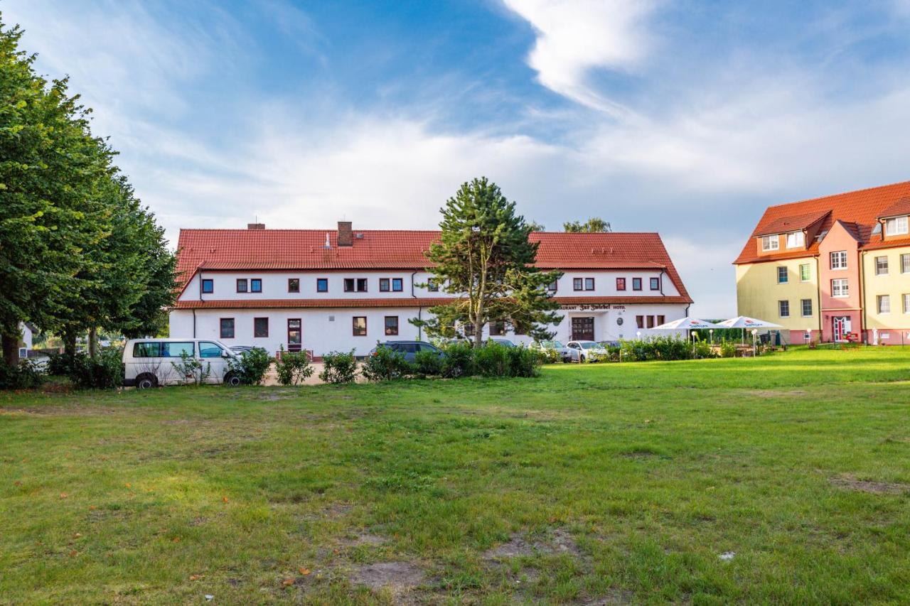 Hotel Und Restaurant "Zur Zwiebel" Peenemunde Buitenkant foto
