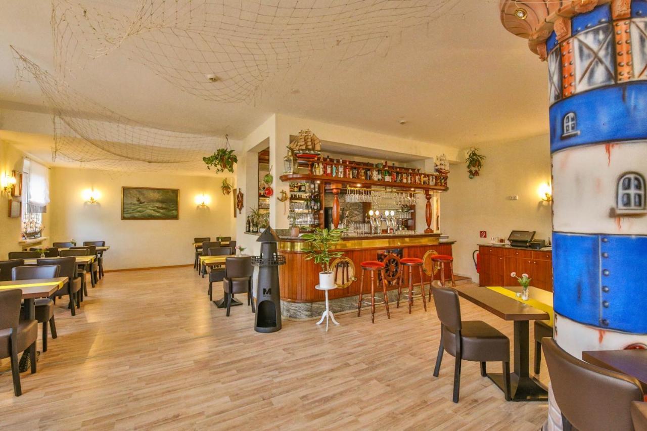 Hotel Und Restaurant "Zur Zwiebel" Peenemunde Buitenkant foto