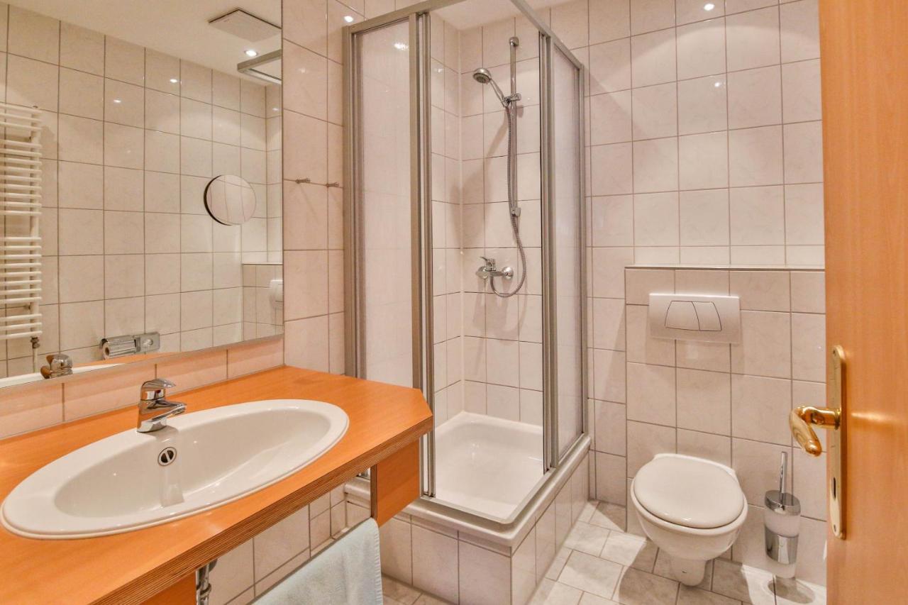Hotel Und Restaurant "Zur Zwiebel" Peenemunde Buitenkant foto