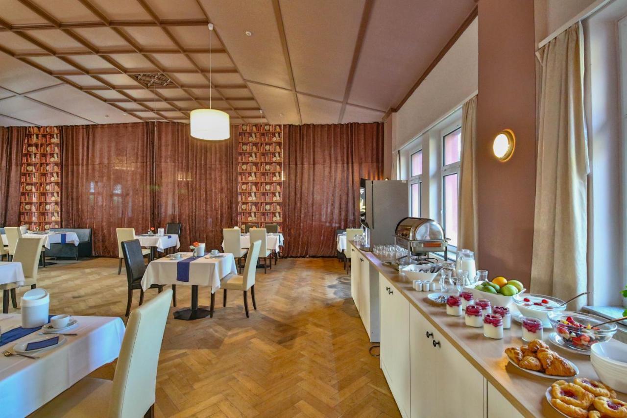 Hotel Und Restaurant "Zur Zwiebel" Peenemunde Buitenkant foto