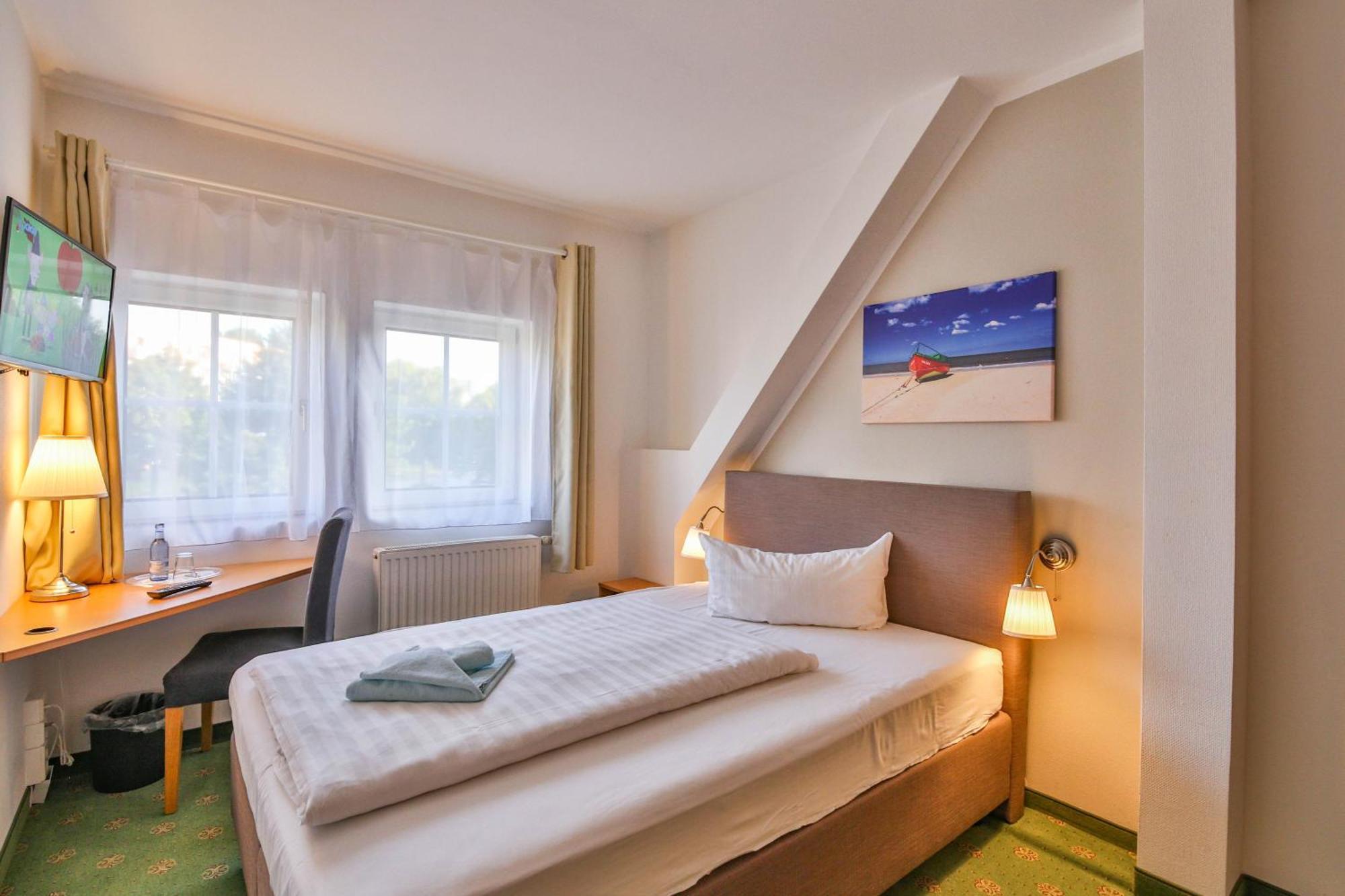 Hotel Und Restaurant "Zur Zwiebel" Peenemunde Kamer foto