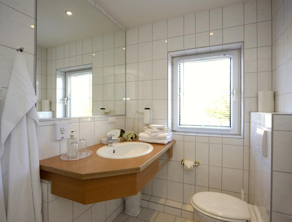 Hotel Und Restaurant "Zur Zwiebel" Peenemunde Kamer foto