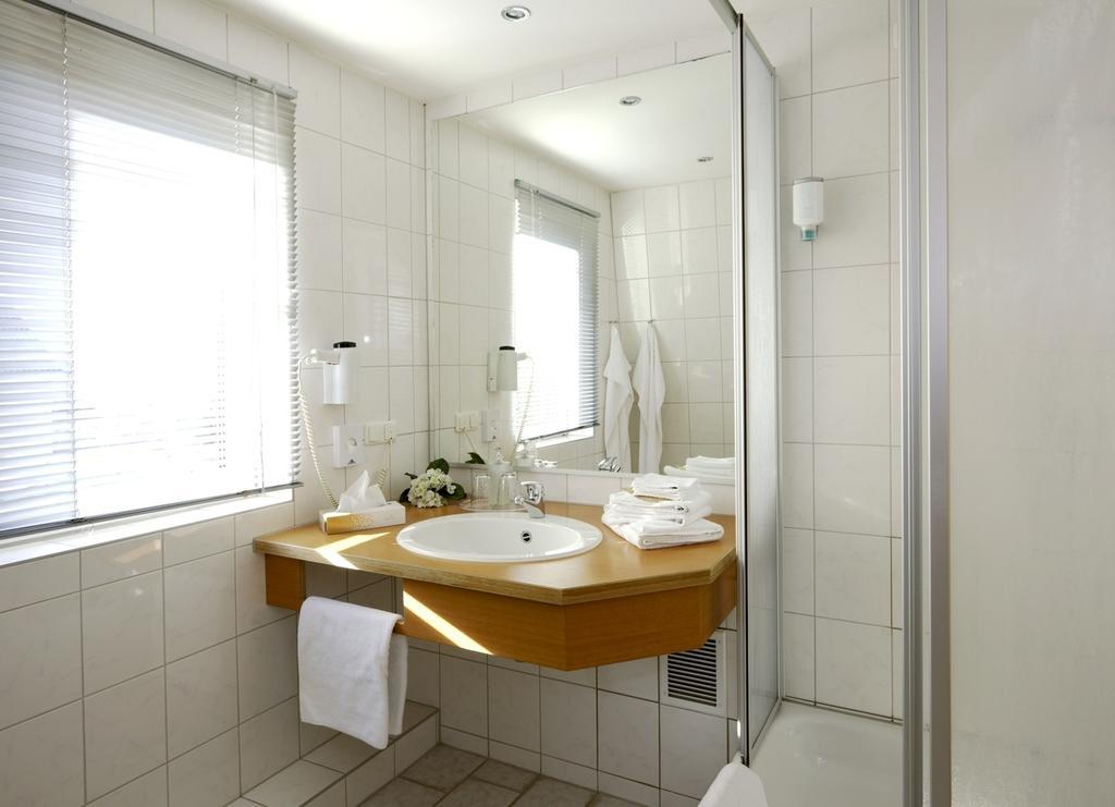 Hotel Und Restaurant "Zur Zwiebel" Peenemunde Kamer foto