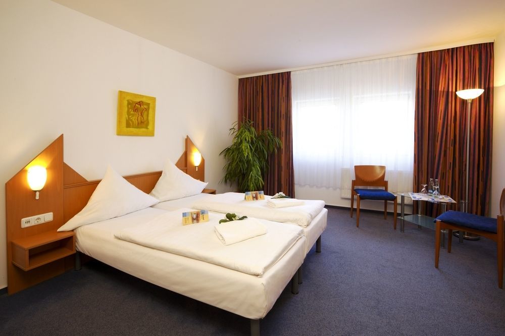 Hotel Und Restaurant "Zur Zwiebel" Peenemunde Buitenkant foto