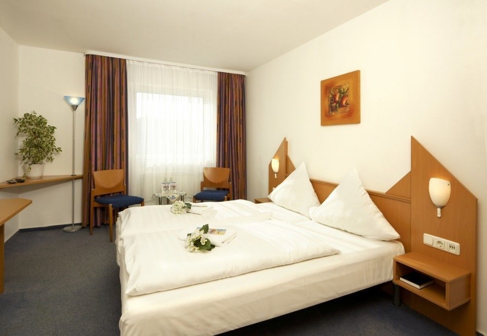 Hotel Und Restaurant "Zur Zwiebel" Peenemunde Buitenkant foto
