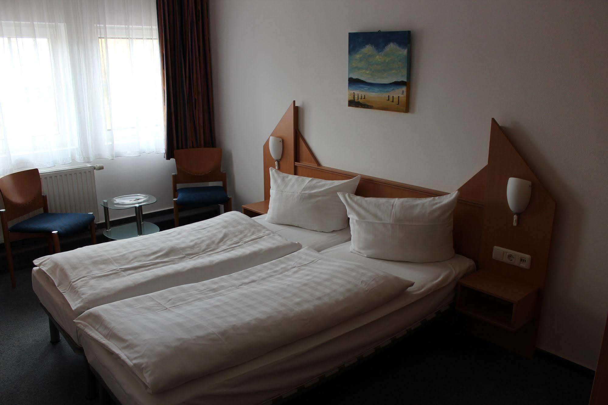 Hotel Und Restaurant "Zur Zwiebel" Peenemunde Buitenkant foto
